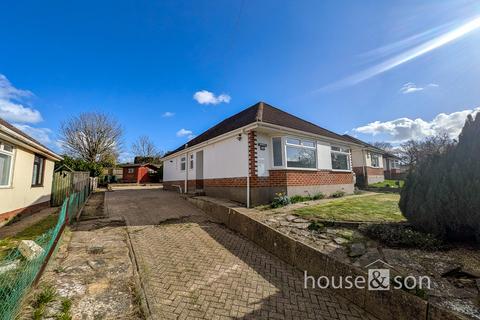 3 bed property, in East Howe Lane, £390,000