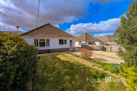 3 bed property, in East Howe Lane, £380,000