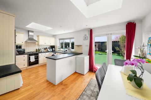 3 bed property, in Windmill Lane, £575,000
