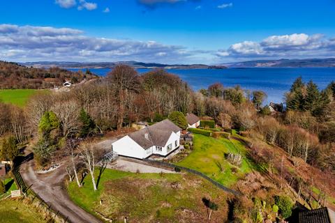 4 bed property, in Churchill House, £435,000