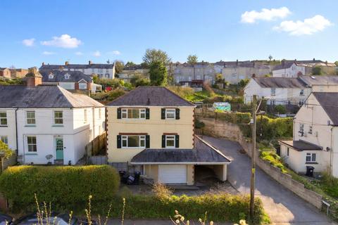Studio, in Tavistock Road, £375,000