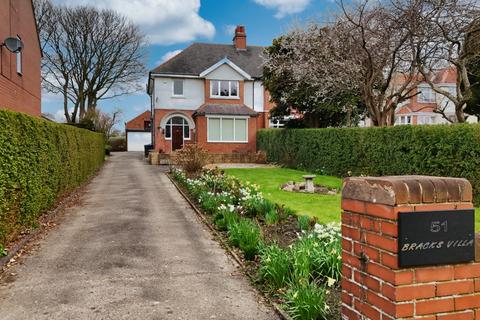 3 bed property, in Durham Road, £325,000