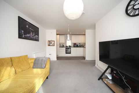 2 bed property, in The Elms, £175,000