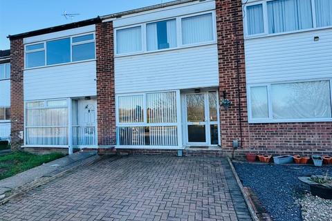 3 bed property, in Bramford Lane, £215,000