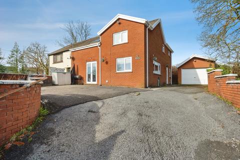 4 bed property, in Plasycoed, £300,000