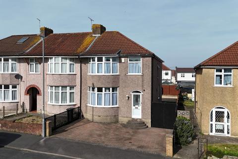 3 bed property, in Mackie Grove, £425,000