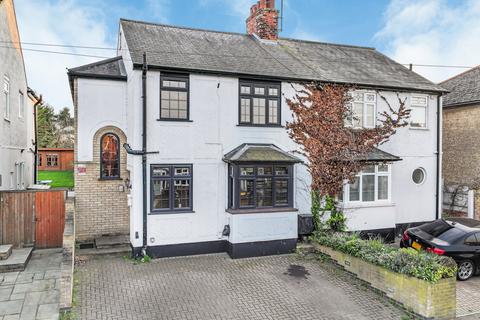 3 bed property, in Wood Street, £550,000