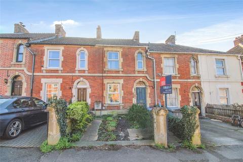 2 bed property, in Drynham Road, £215,000