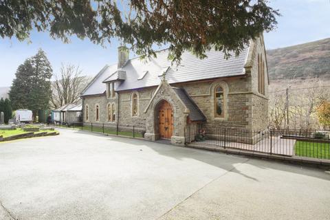 5 bed property, in Abertillery Road, £425,000