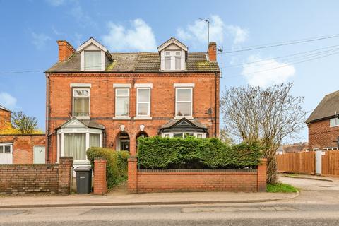 4 bed property, in Shearing Hill, £250,000