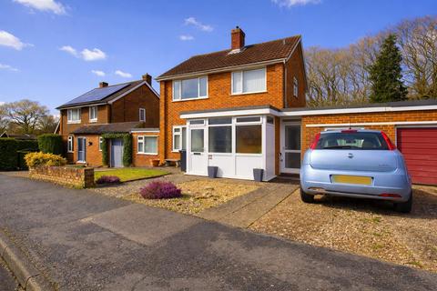 4 bed property, in Ghyllside Avenue, £475,000