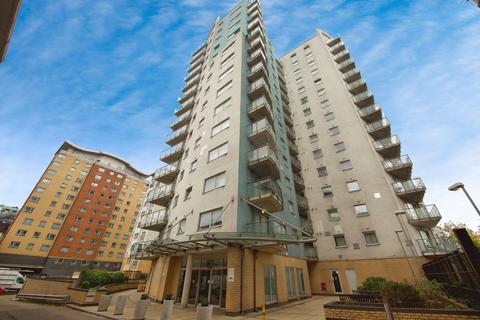 2 bed property, in Axon Place, £325,000