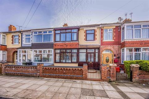 3 bed property, in Magdalen Road, £330,000