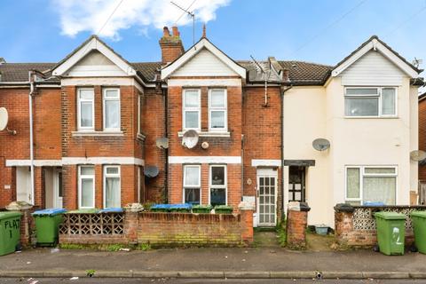 2 bed property, in Malmesbury Road, £100,000