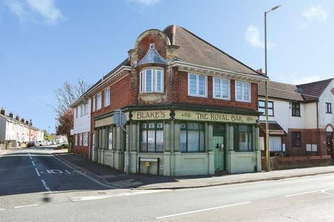 1 bed property, in Brockhurst Road, £95,000