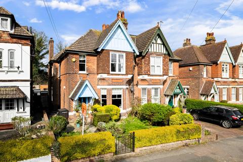 Studio, in Kingsnorth Gardens, £725,000