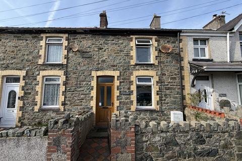 2 bed property, in Ffordd Penmynydd, £149,500