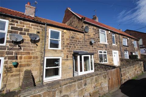 2 bed property, in High Street, £69,950