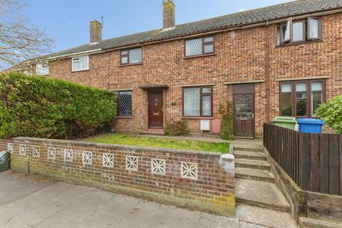 4 bed property, in Lovelace Road, £250,000