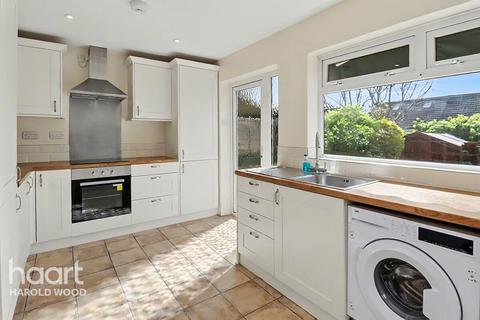 2 bed property, in Swindon Lane, £400,000