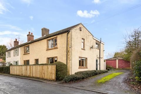 4 bed property, in West Street, £180,000