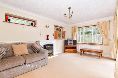 3 bed property, in Dane Court, £475,000