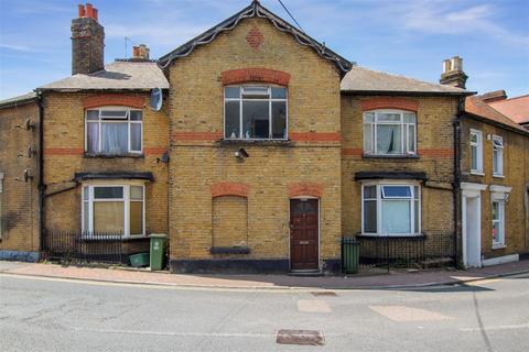 5 bed property, in North Cray Road, £725,000