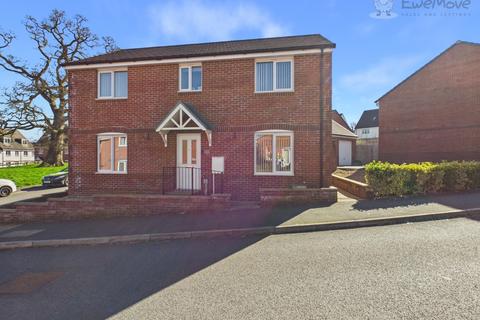 4 bed property, in Gale Way, £375,000