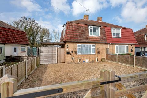 2 bed property, in Burley Crescent, £210,000