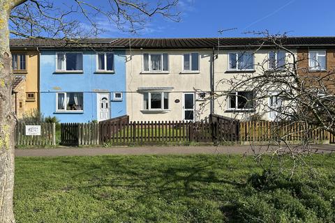 3 bed property, in Abbots Way, £235,000