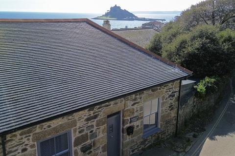 2 bed property, in Turnpike Hill, £325,000