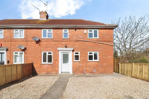 3 bed property, in Selkirk Road, £270,000