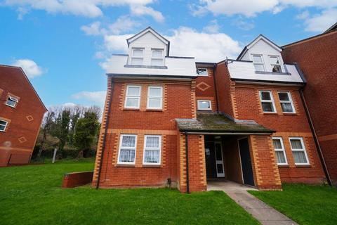 1 bed property, in West Wycombe Road, £170,000