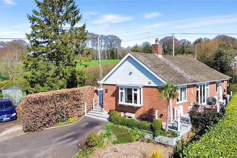 2 bed property, in Tower Hill, £400,000