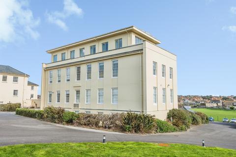 1 bed property, in College Road, £200,000