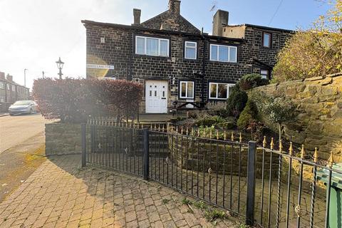 3 bed property, in White Lane Top, £170,000
