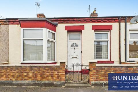 2 bed property, in Hartington Street, £135,000