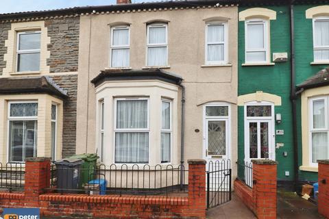 2 bed property, in Craddock Street, £215,000