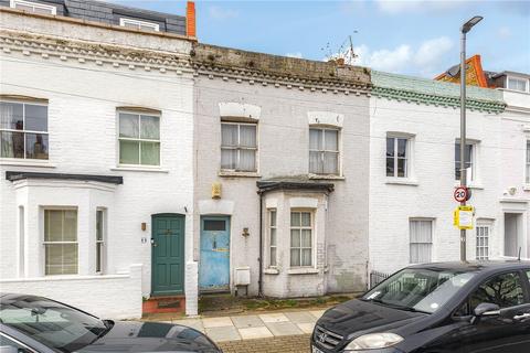 2 bed property, in Poyntz Road, £775,000