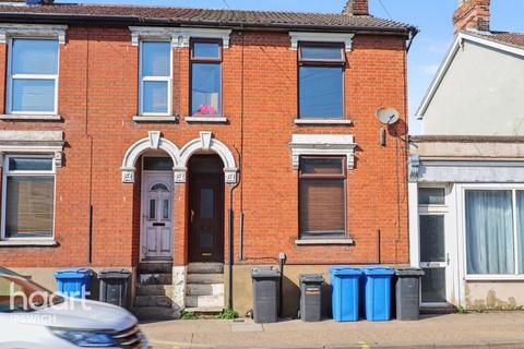 3 bed property, in Woodbridge Road, £210,000