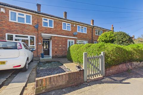 2 bed property, in Wentworth Avenue, £365,000
