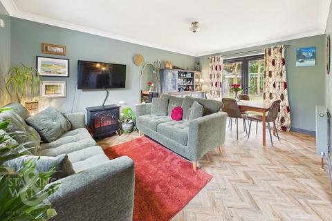 3 bed property, in Norwich Road, £390,000