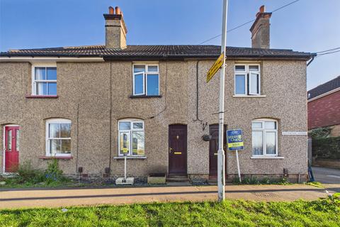 2 bed property, in Wash Road West, £300,000