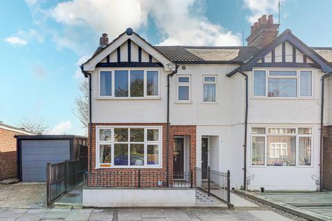 3 bed property, in St. Julians Road, £785,000