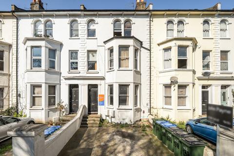 6 bed property, in Herbert Road, £750,000
