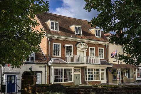 8 bed property, in Henley Street, £1,150,000