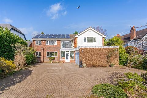 4 bed property, in Blossomfield Road, £850,000