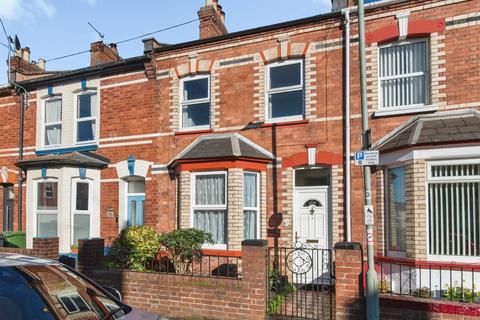 3 bed property, in Manor Road, £250,000