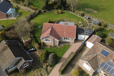 3 bed property, in Copperas Close, £360,000