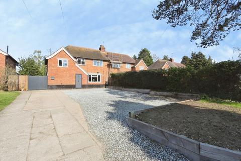 3 bed property, in Court Lane, £500,000